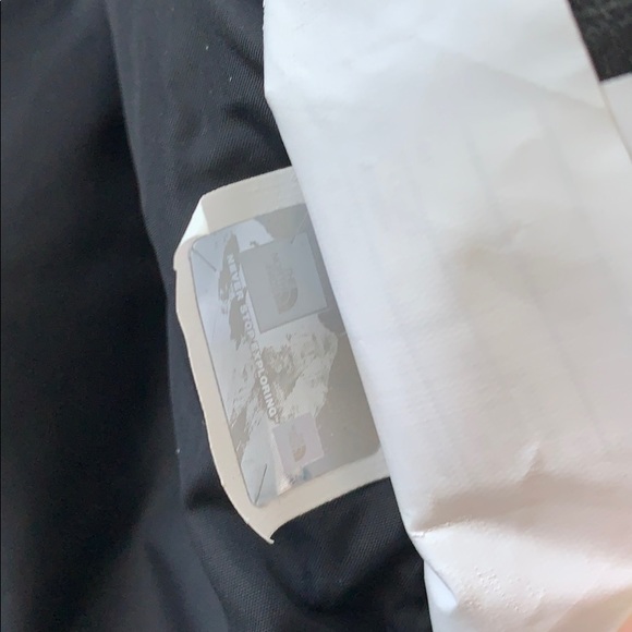 UNDER RETAIL The North Face Nuptse - Picture 4 of 4